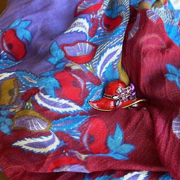 Wrap from Vivante by USA and red hat brooch or pendant for the Red Hat Society - Picture 16 of 17